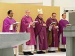 Bild 0 für Großer Tag für Heilig Geist: Bischof Dr. Franz-Josef Bode weiht Kolumbariumkirche